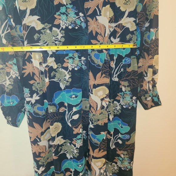 Long, flowy Maxi Dress - Picture 5 of 5